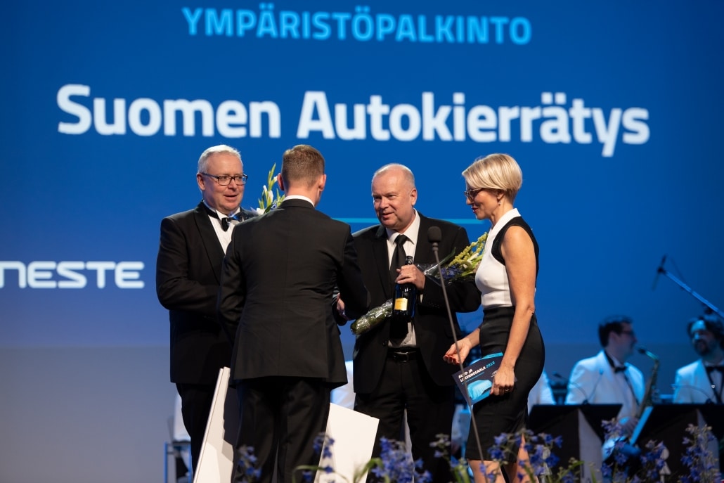 Ympäristöpalkinto:Suomen Rengaskierrätys Oyja Suomen Autokierrätys Oy -  Auto- ja liikennegaala 2023